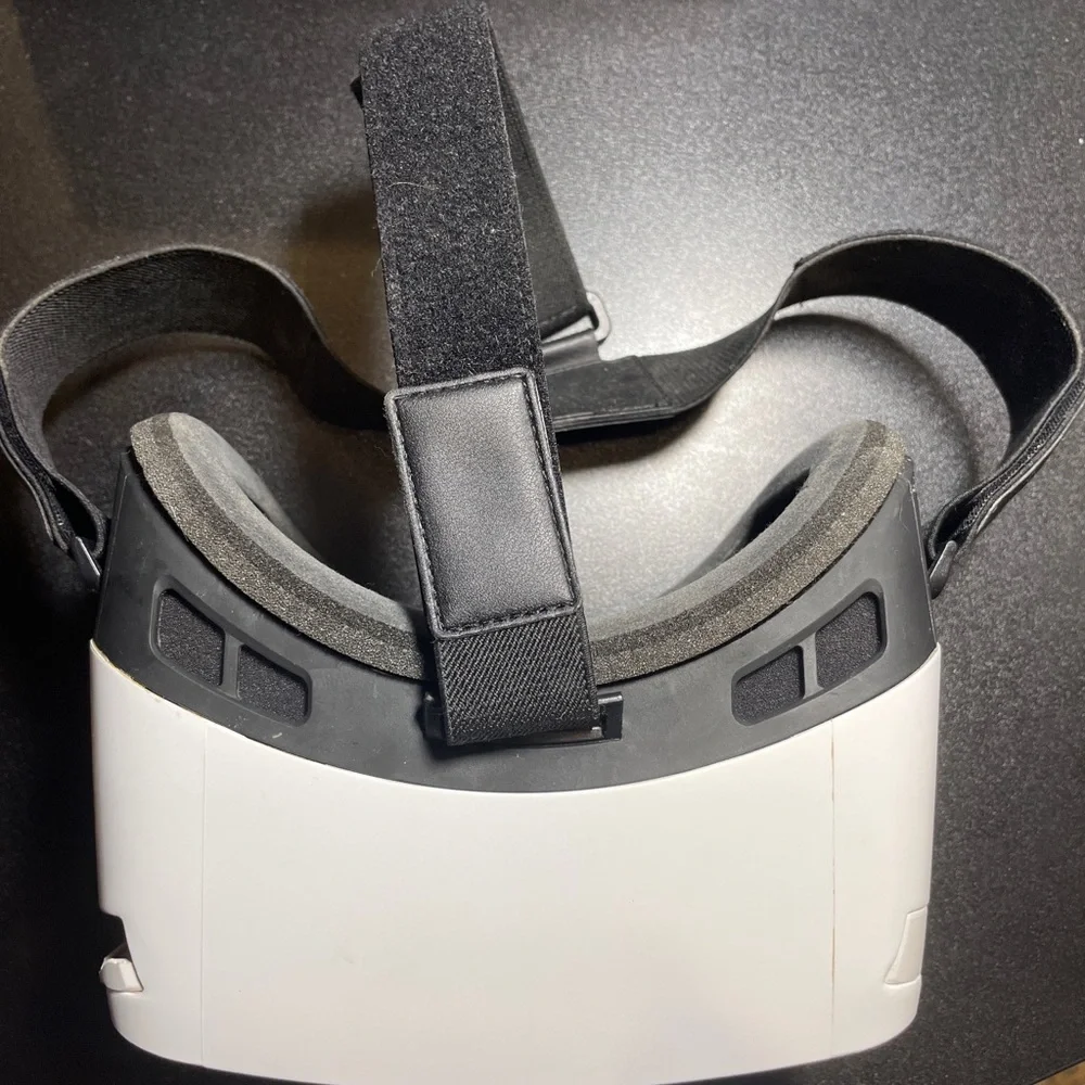 ZEISS VR One Plus Virtual Reality Headset